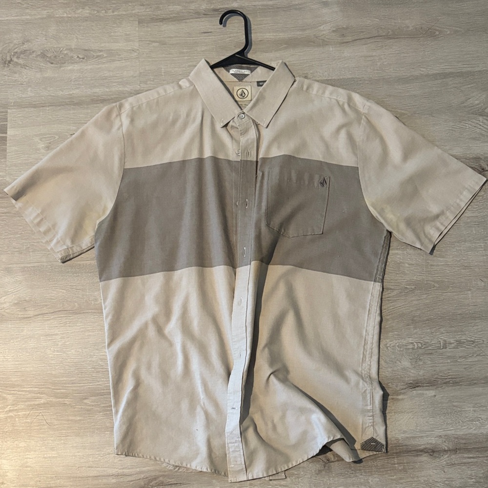 Volcom Men's Casual Beige and Gray Button Down Shirt
